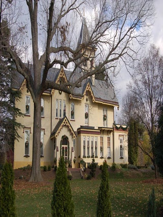 NEW CASTLE, DELAWARE: A WALK THROUGH TIME.